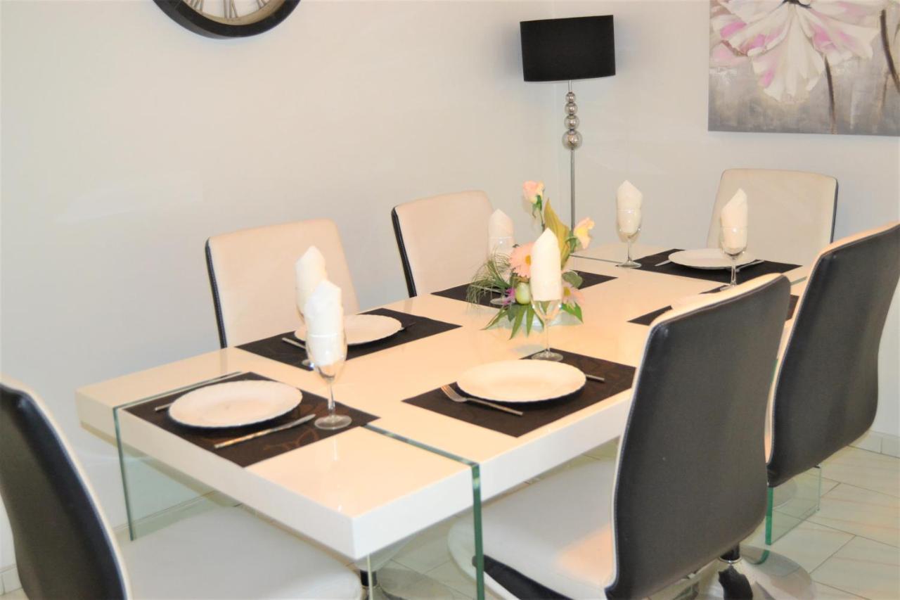 Apartment Espacoso Com Estacionamento Incluido
